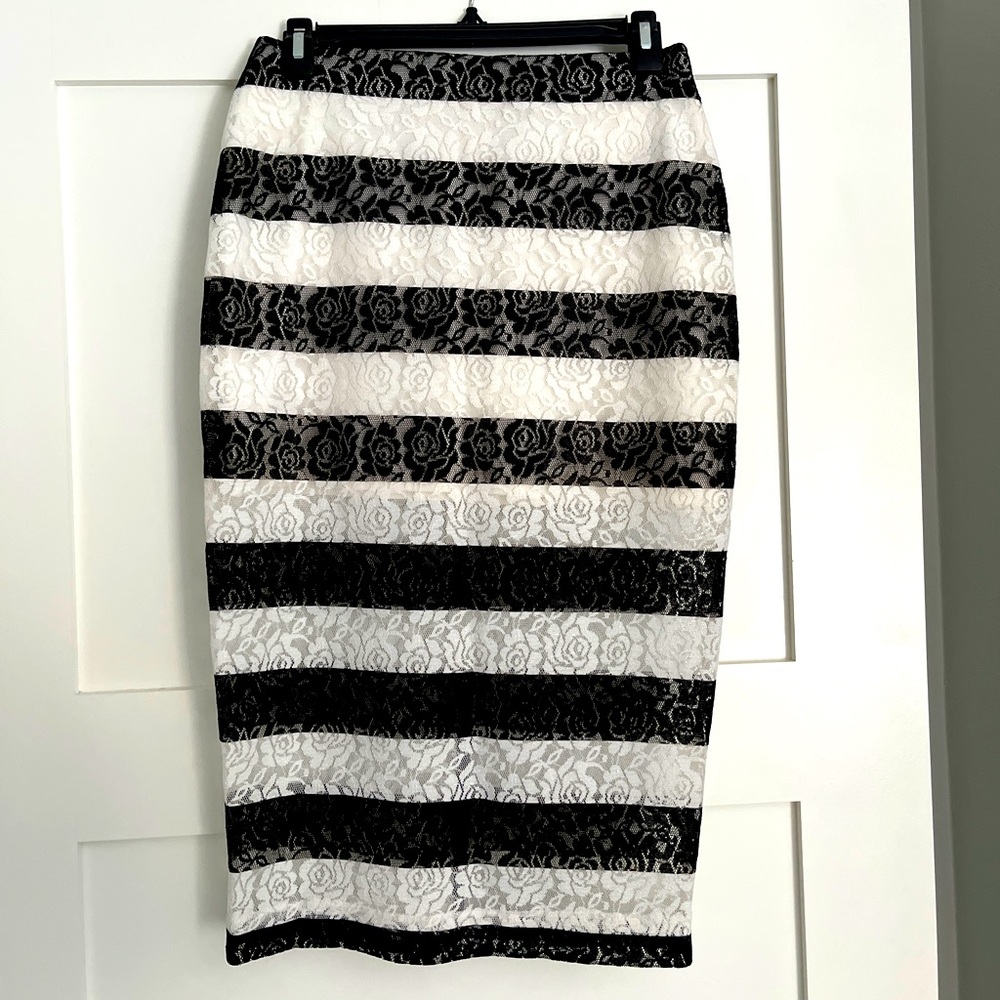 Black & white strip skirt